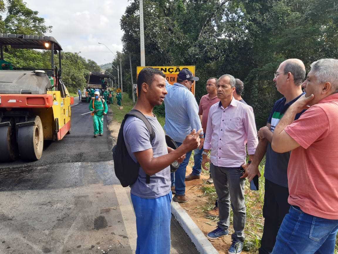 Camacã: As máquinas mais pesadas chegaram no trevo e o recapeamento asfáltico segue em ritmo acelerado